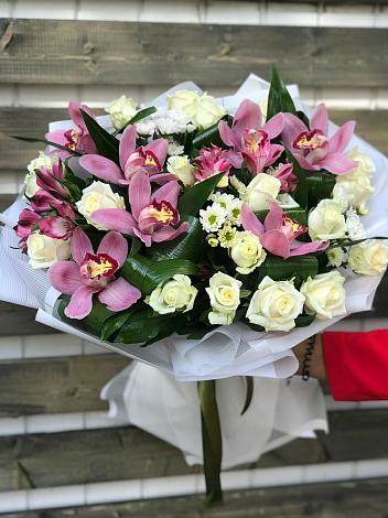 Букет цветов из: Розы и Хризантемы в Мисайлово