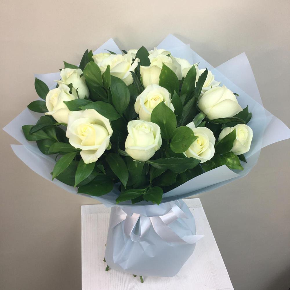 Букет 15 Белых роз Проуд в Мисайлово