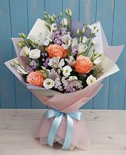 Букет цветов из:  Лизиантусы, Розы, Альстромерии и Гипсофила в Мисайлово