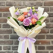 Букет цветов из:  Лизиантусы и Розы в Мисайлово