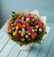 Букет Микс из разноцветных кустовых роз в Мисайлово